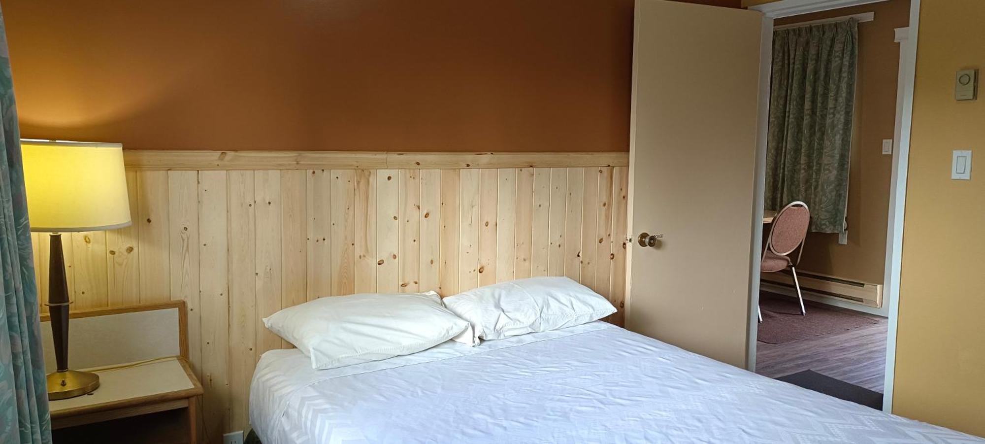 Motel Gold Pan 2*