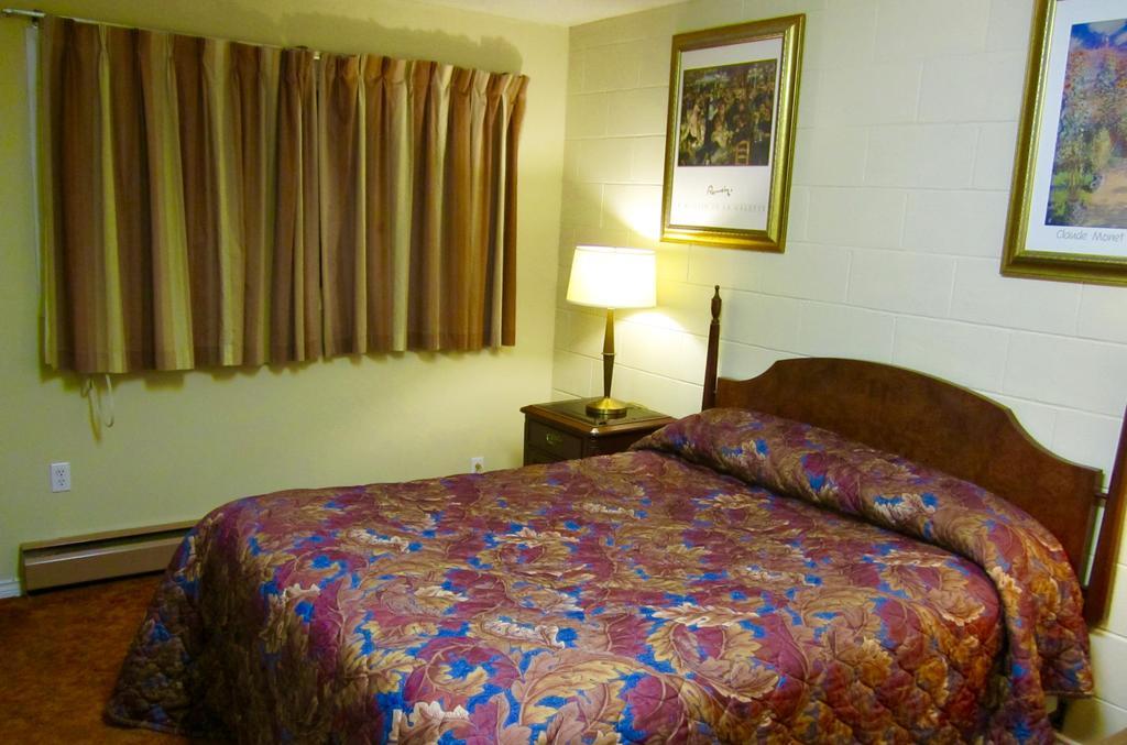 Gold Pan Motel